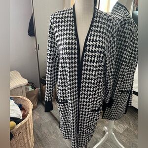 Chico’s houndstooth sweater coat
